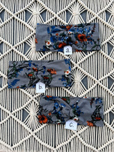 Load image into Gallery viewer, Orange &amp; Blue Floral
