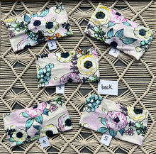 Load image into Gallery viewer, Anemones on Pale Pink
