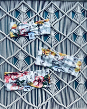 Load image into Gallery viewer, Diamond Striped Floral
