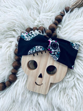 Load image into Gallery viewer, Sugar Skulls
