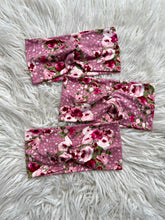 Load image into Gallery viewer, Vintage Floral on Rose
