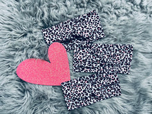 Load image into Gallery viewer, Powder Pink &amp; Black Cheetah
