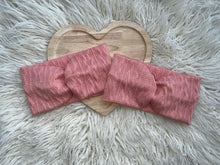 Load image into Gallery viewer, Chunky Braided Sweater Knit in Salmon
