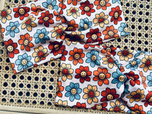 Load image into Gallery viewer, Speckled Smiley Face Flowers
