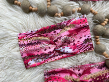 Load image into Gallery viewer, Last Chance: Glittered Valentine Brush Strokes-Super Skinny Toddler
