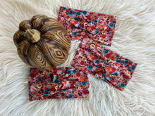 Load image into Gallery viewer, Vintage Fall Floral

