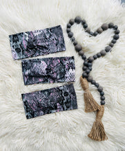 Load image into Gallery viewer, Pink &amp; Black Snakeskin
