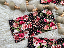 Load image into Gallery viewer, Vintage Floral on Black
