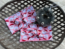 Load image into Gallery viewer, Pink Vintage Santa my
