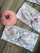 Load image into Gallery viewer, Striped Boho Bouquet
