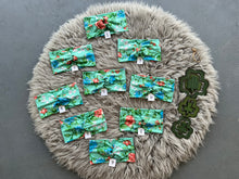Load image into Gallery viewer, St Pats Floral
