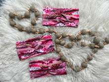 Load image into Gallery viewer, Last Chance: Glittered Valentine Brush Strokes-Super Skinny Toddler
