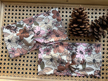 Load image into Gallery viewer, Neutral Floral

